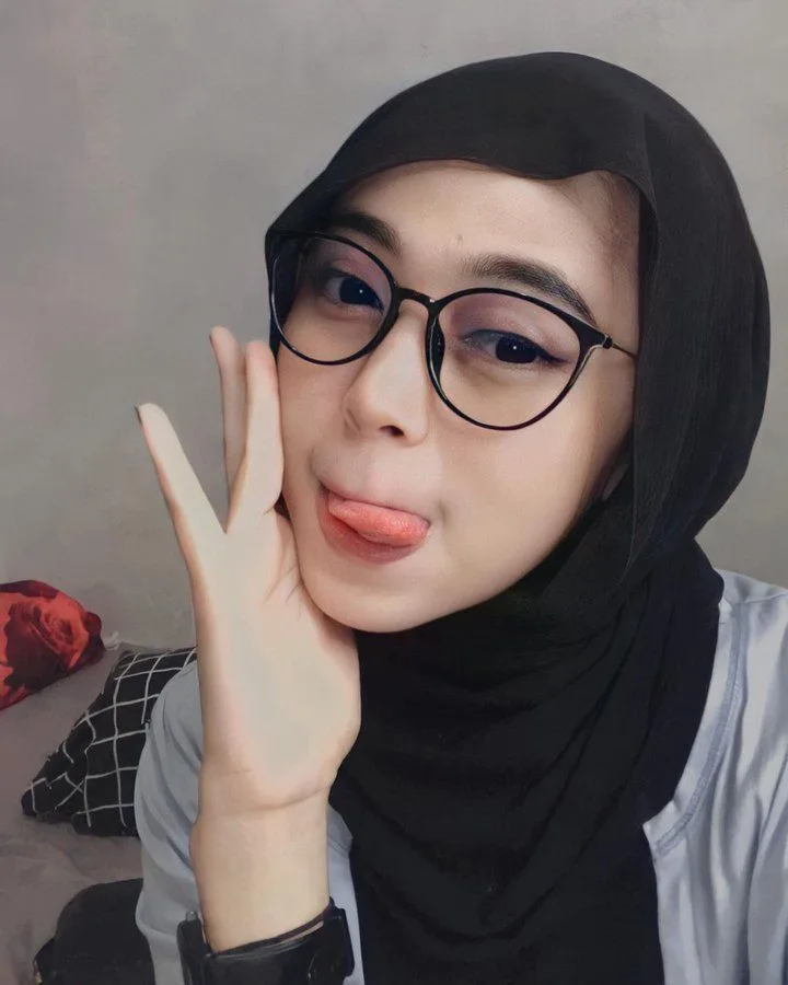 Download Gratis tergoda janda hijab cantik bohay gak tahan wikwik di mobil